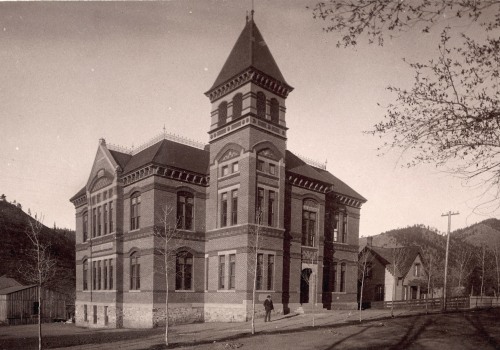 What is the Enrollment Size for the Largest School in Adams County, Colorado?